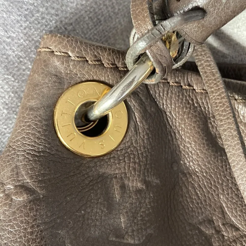 Louis Vuitton Shoulder bag  monogram lamb skin chocolate color